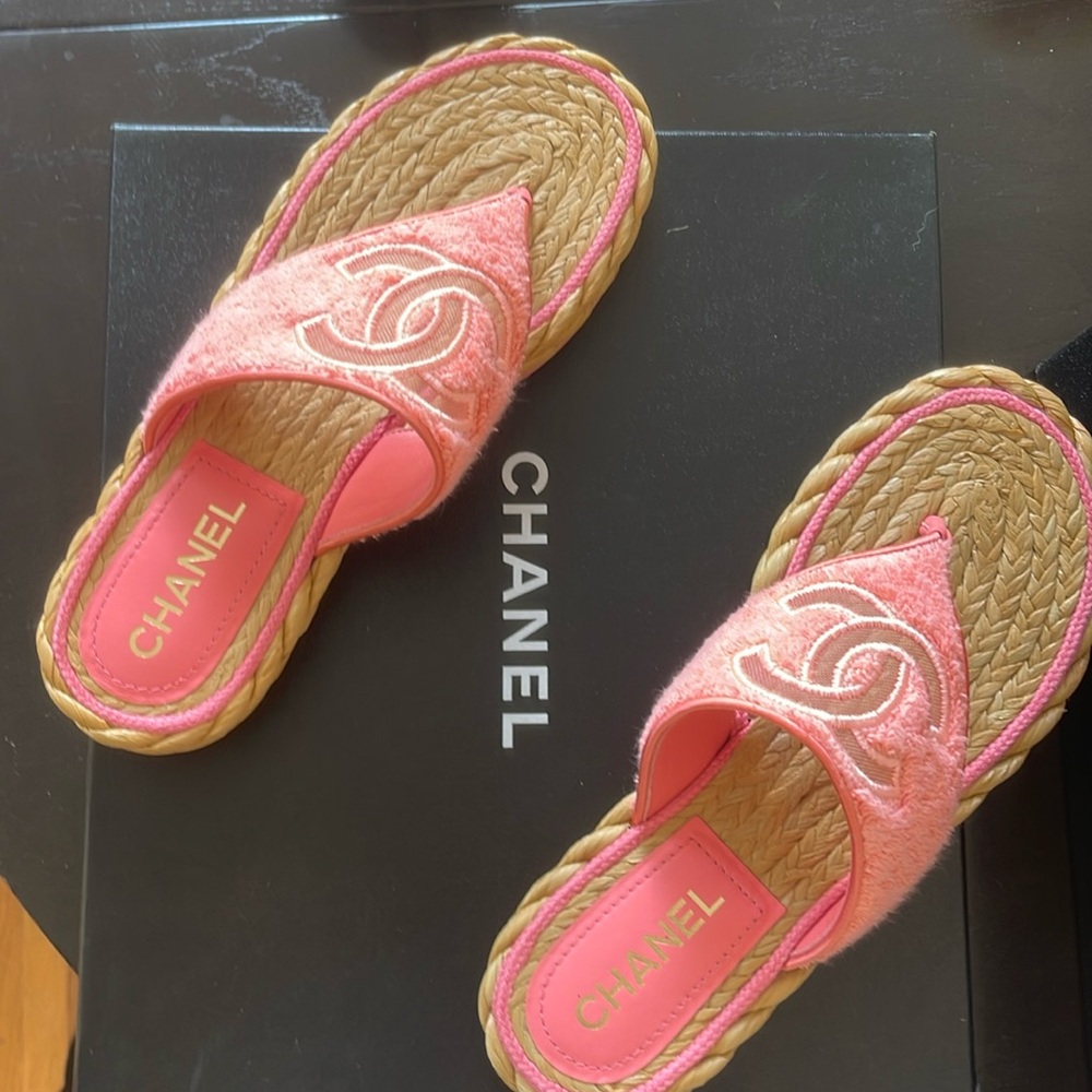 NWT Chanel Pink Sandals
